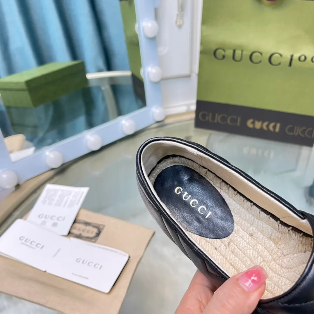 👟👟Ex-factory price 440👟👟 Women's shoes Women's clothing [GUCCI] Fisherman's shoes Fabric: Ebony twill quilted classic GG canvas Lining: Imported linen consistent with z👟👟Ex-factory price Outsole: Integrated hemp rope and rubber injection molding (anti-slip) Technology: Purely hand-sewn Packaging: Full set of matching packaging Code number: 35-40 (standard code number) (34.41.42 is customized)